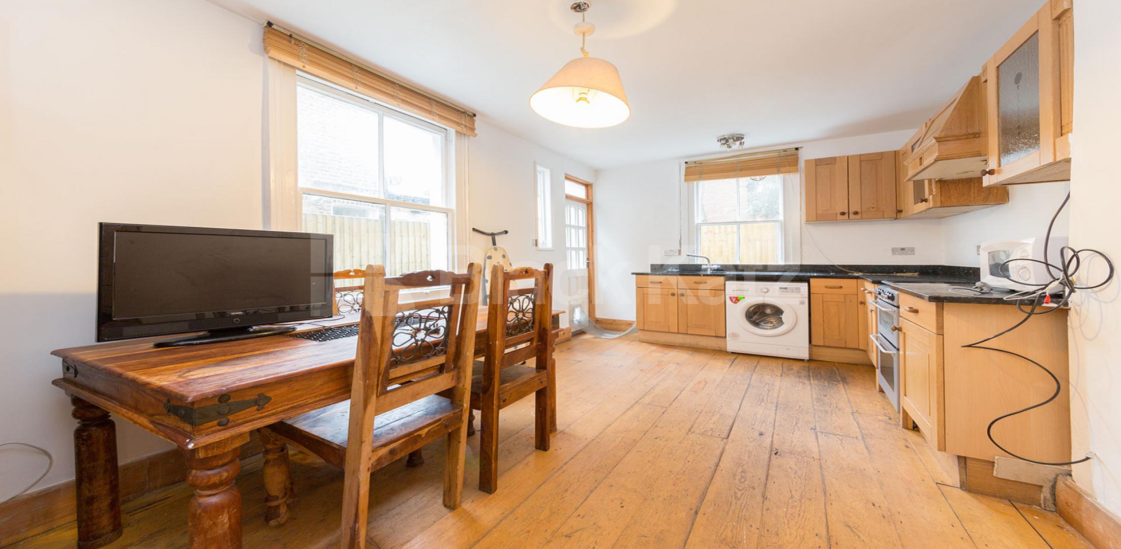 			4 Bedroom, 1 bath, 1 reception Flat			 Brewster Gardens, NORTH KENSINGTON